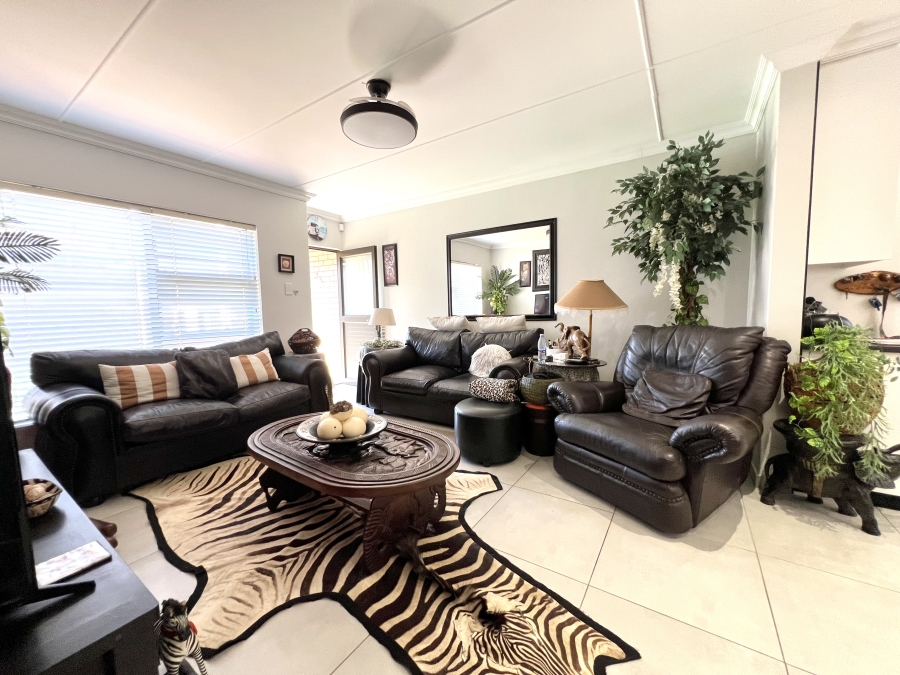3 Bedroom Property for Sale in Jeffreys Bay Central Eastern Cape